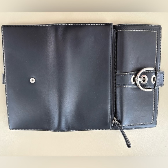 LADIES BLACK COACH WALLET - Picture 3 of 6